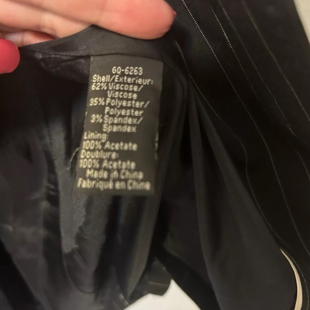 Sandra Angelozzi 3 piece Suit. Black pinstripe jacket  32, skirt 38, pants 40. - Picture 7 of 12